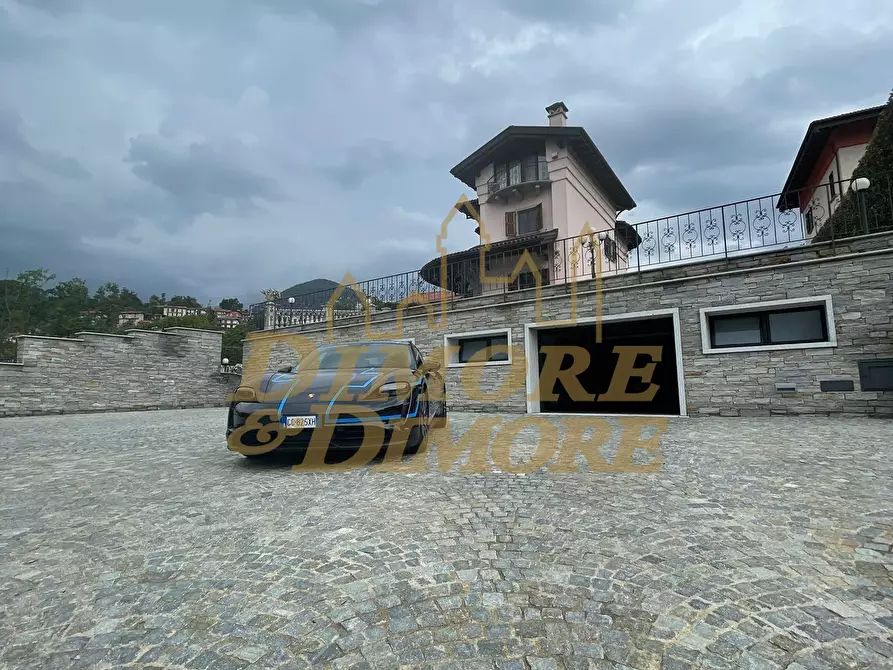 Immagine 31 di Villa in vendita  a Verbania