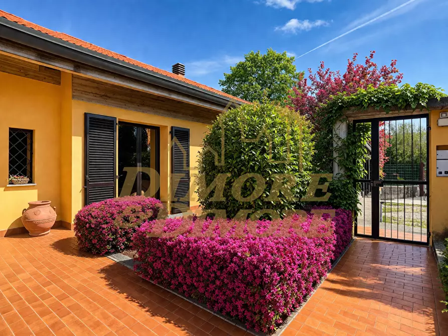 Immagine 4 di Villa in vendita  in Via Libertà 59 a Morazzone