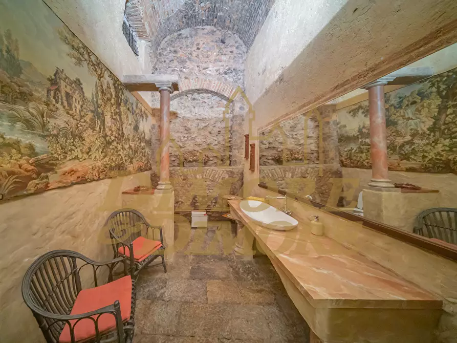 Immagine 26 di Villa in vendita  a Varese