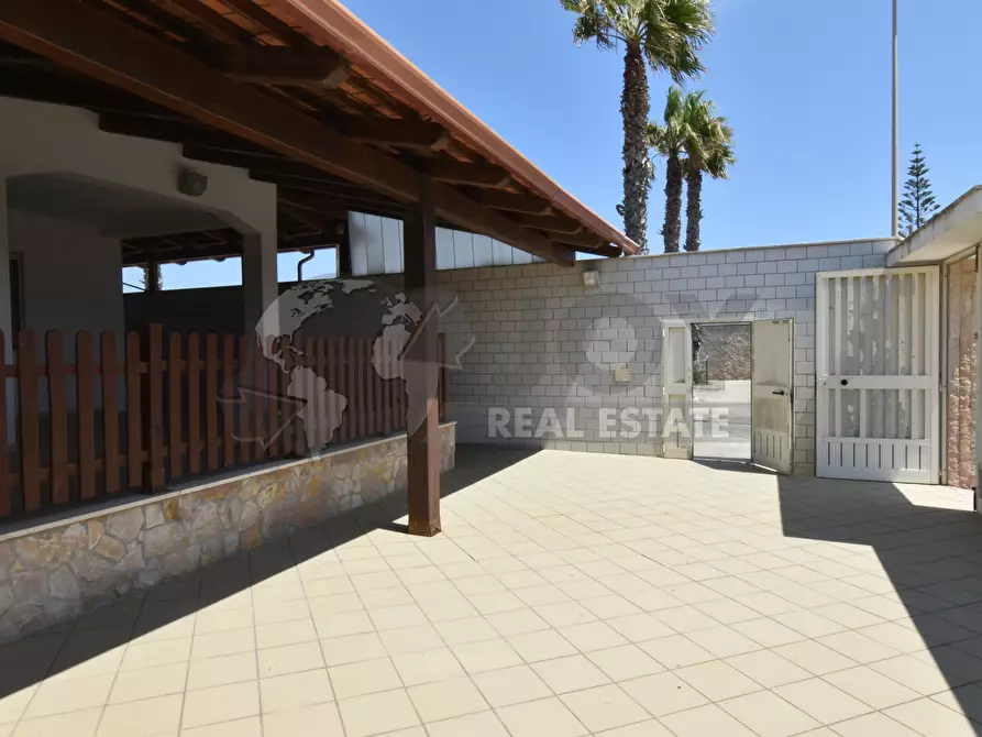 Immagine 43 di Villa in vendita  in Via Levanzo 19 a Lecce