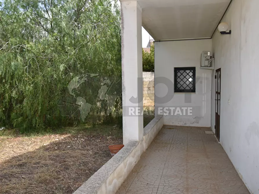 Immagine 28 di Villa in vendita  in Via Carlo Donat Cattin 63 a Specchia