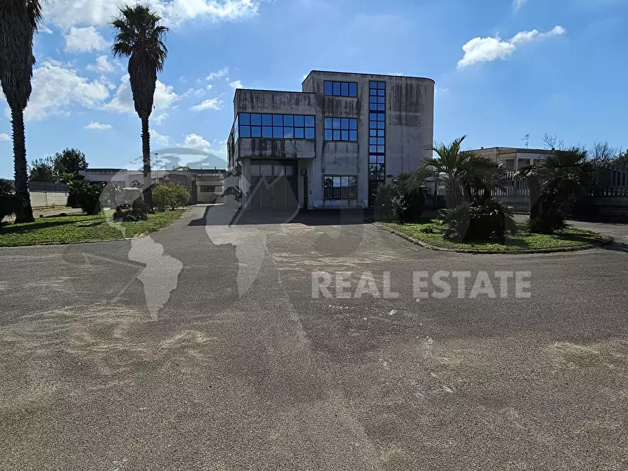 Immagine 22 di Locale commerciale in affitto  in Via Gallipoli a Galatone