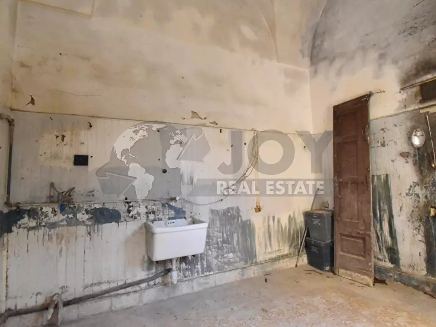 Immagine 32 di Palazzo in vendita  in Via Gorizia 35 a Lecce
