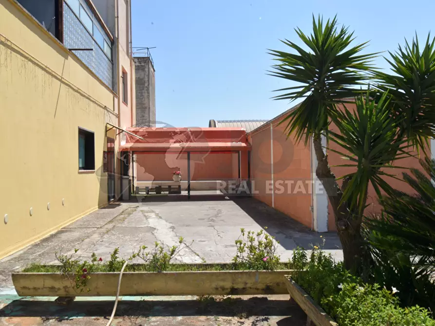 Immagine 4 di Attività artigianale in vendita  in Via Catanzaro 4 a Lecce