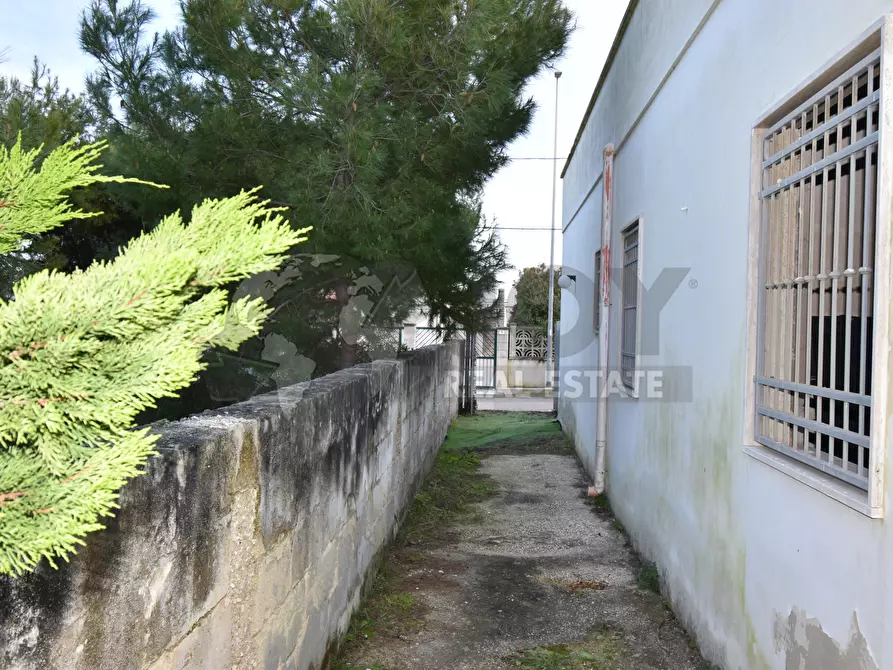 Immagine 34 di Villa in vendita  in Via Pianosa 1 a Lecce