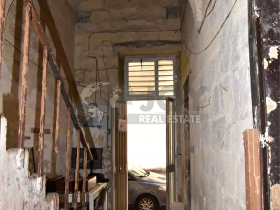 Immagine 48 di Palazzo in vendita  in Via Gorizia 35 a Lecce