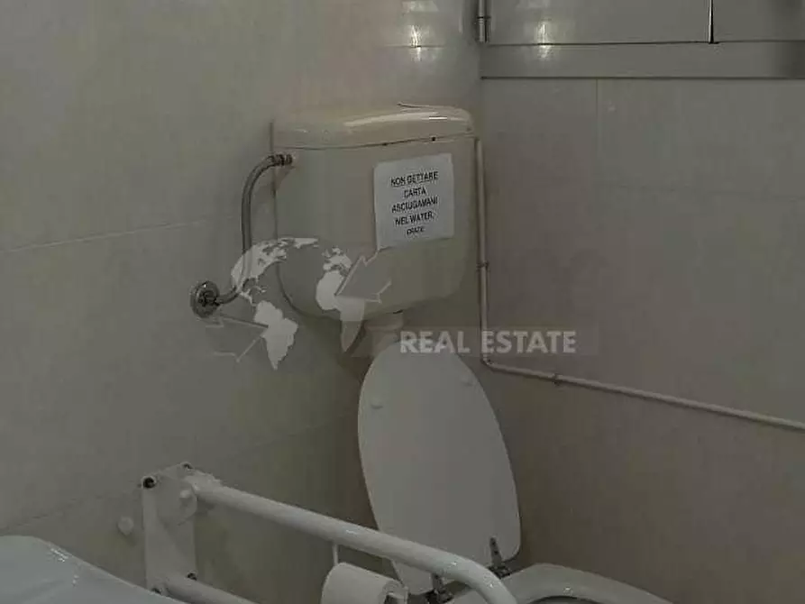 Immagine 7 di Locale commerciale in affitto  in Viale XXIV Maggio a Galatone