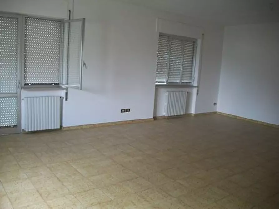 Immagine 12 di Trilocale in vendita  in VIA DEI MARSI a Castel Frentano