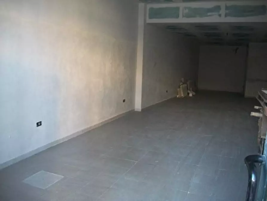 Immagine 5 di Locale commerciale in affitto  in VIA VALERA a Lanciano