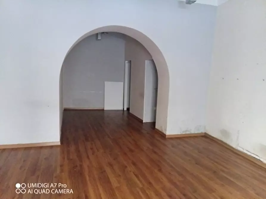 Immagine 7 di Locale commerciale in vendita  in CORSO ROMA a Lanciano