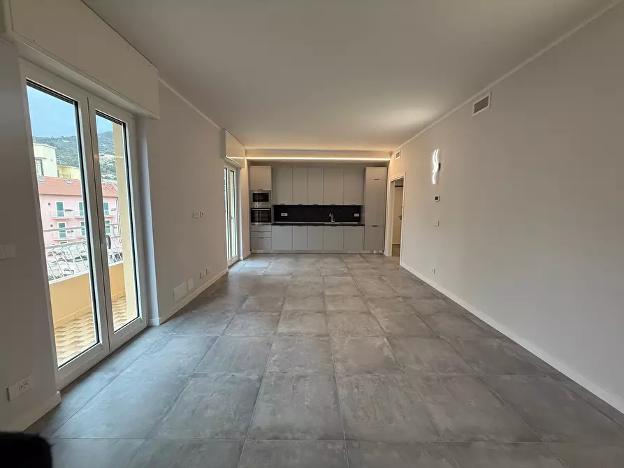 Immagine 2 di Quadrilocale in vendita  in Via Dante a Alassio