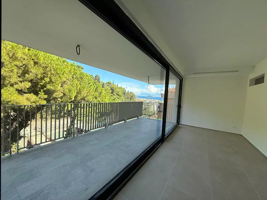 Immagine 1 di Trilocale in vendita  in Via Luigi Borri a Alassio