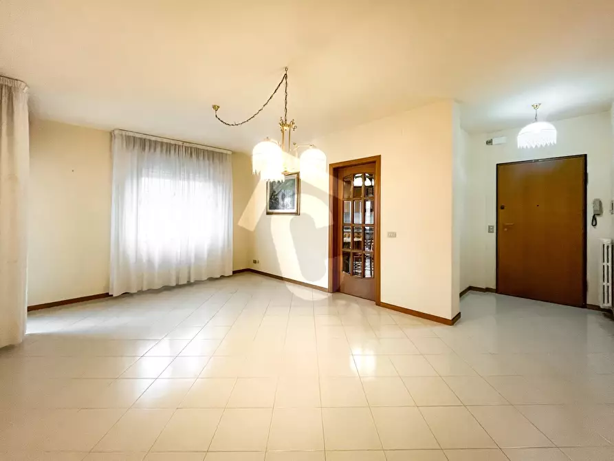 Immagine 1 di Appartamento in vendita  a Jesi