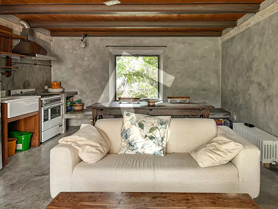 Immagine 3 di Rustico / casale in vendita  a Jesi