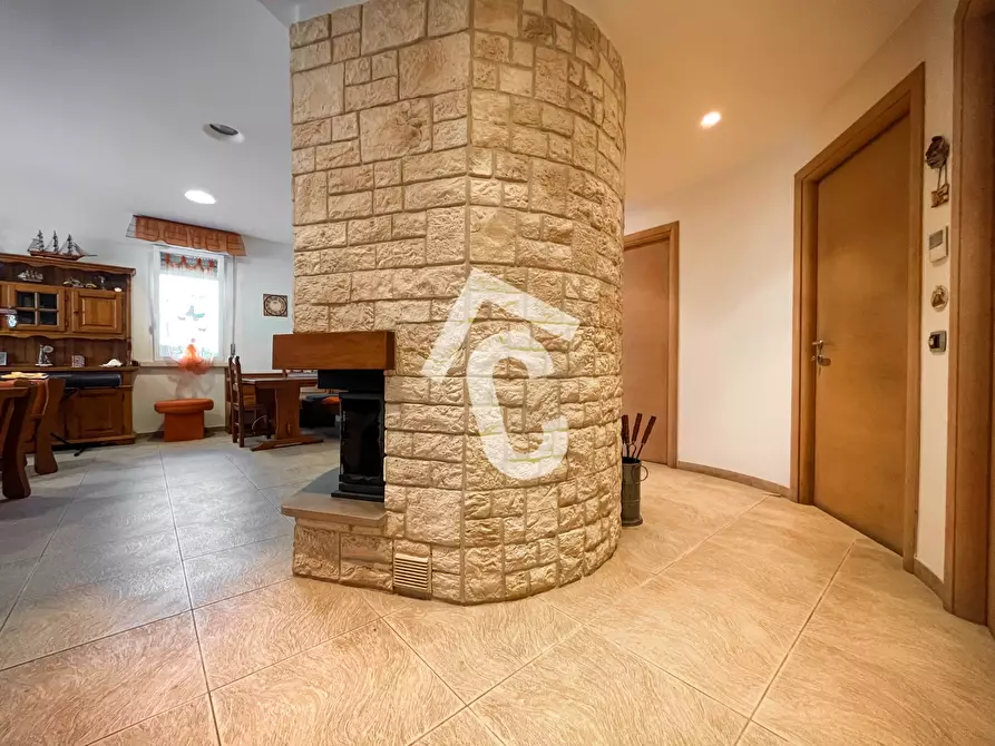 Immagine 11 di Casa indipendente in vendita  a Castelplanio