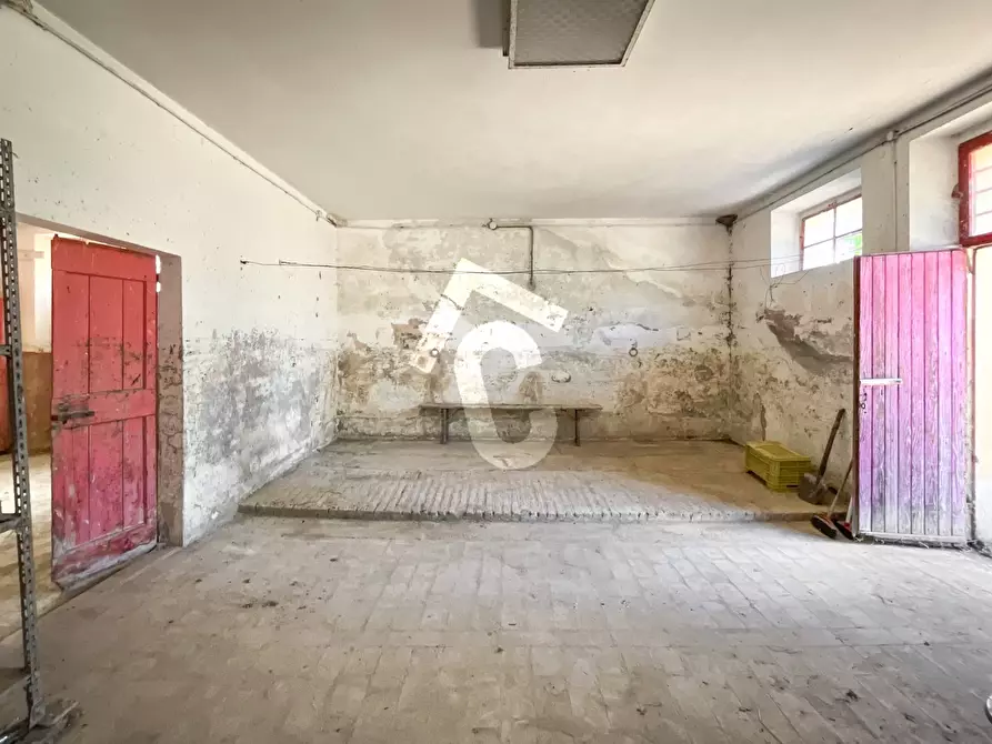 Immagine 20 di Rustico / casale in vendita  a Senigallia