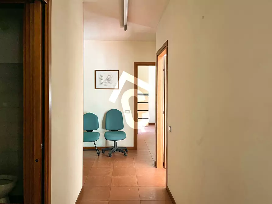 Immagine 2 di Ufficio in affitto  a Jesi