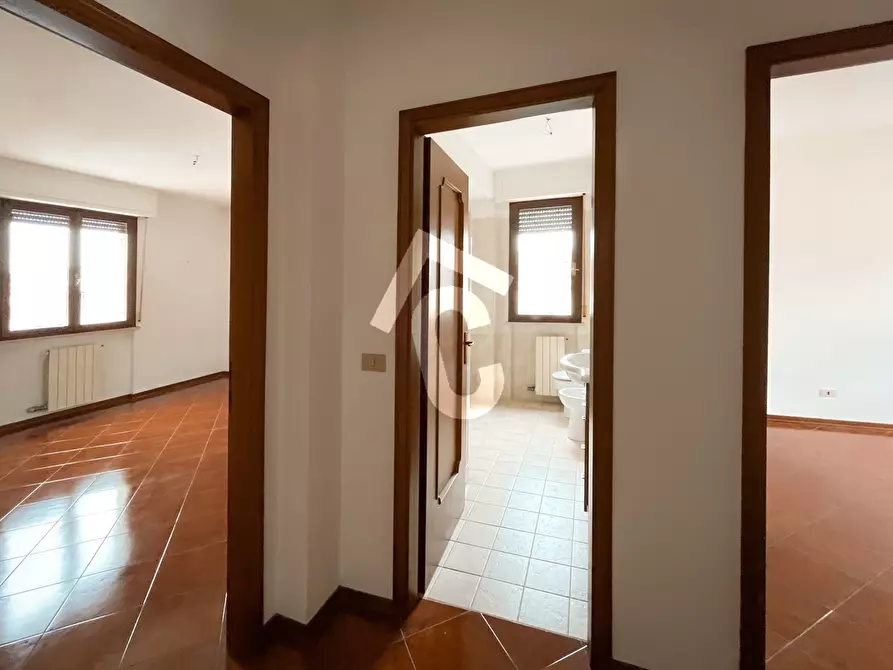 Immagine 9 di Trilocale in vendita  a Jesi