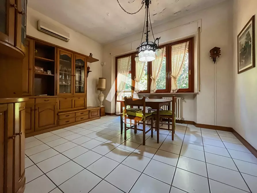 Immagine 39 di Villa in vendita  a Jesi