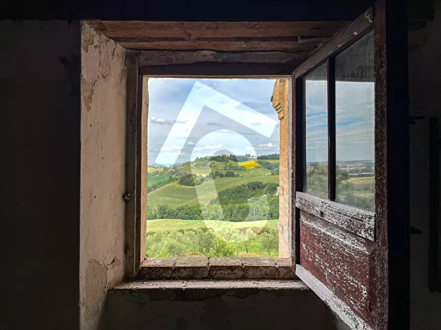 Immagine 40 di Rustico / casale in vendita  a Jesi