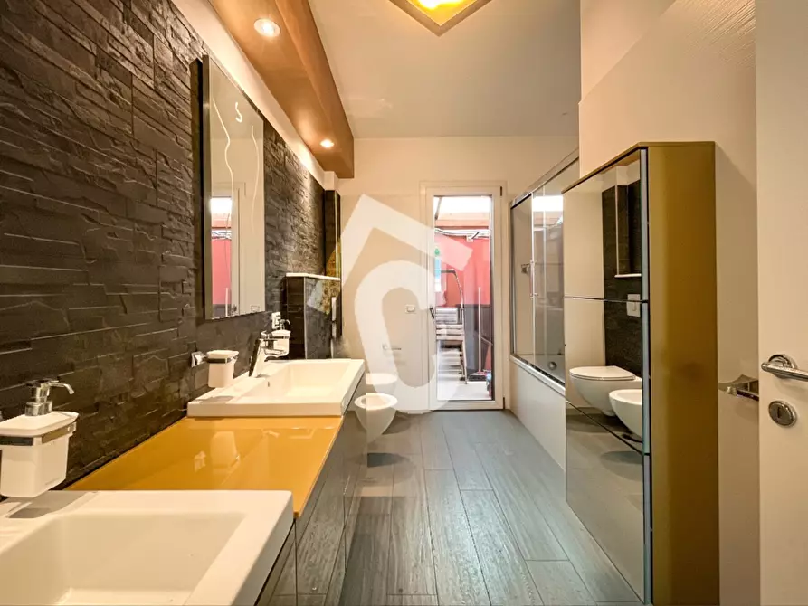 Immagine 17 di Appartamento in vendita  a Castelbellino