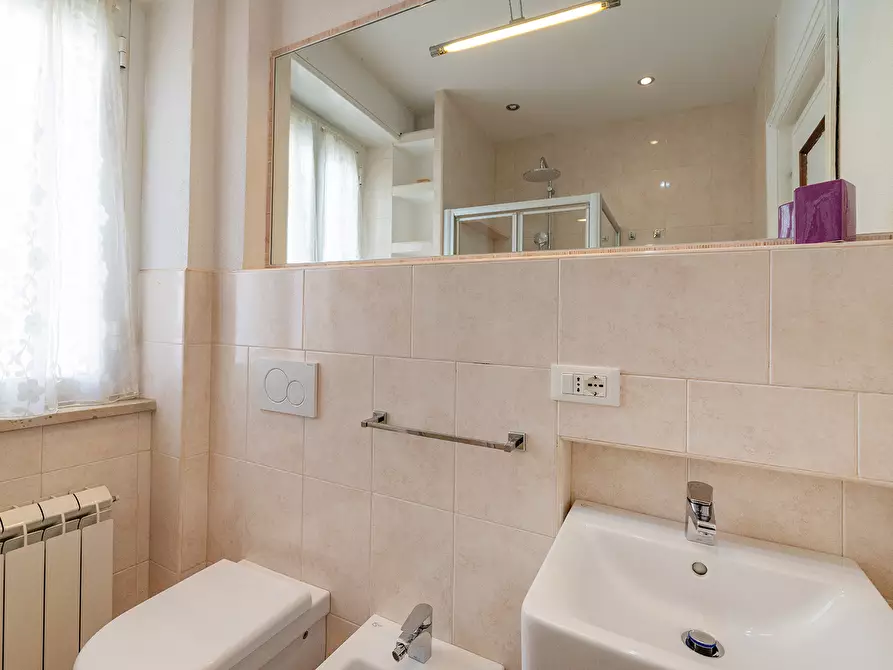 Immagine 18 di Bilocale in affitto  in Via Nicolò Saccone a Finale Ligure