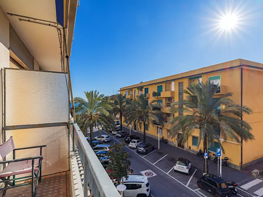 Immagine 31 di Bilocale in affitto  in Via Nicolò Saccone a Finale Ligure