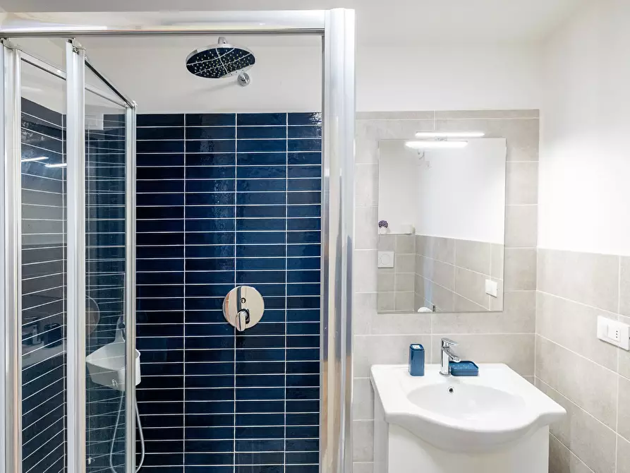 Immagine 16 di Trilocale in affitto  in Piazza Vittorio Emanuele II 5 a Finale Ligure