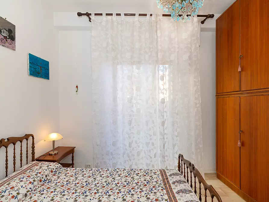 Immagine 12 di Bilocale in affitto  in Via Nicolò Saccone a Finale Ligure