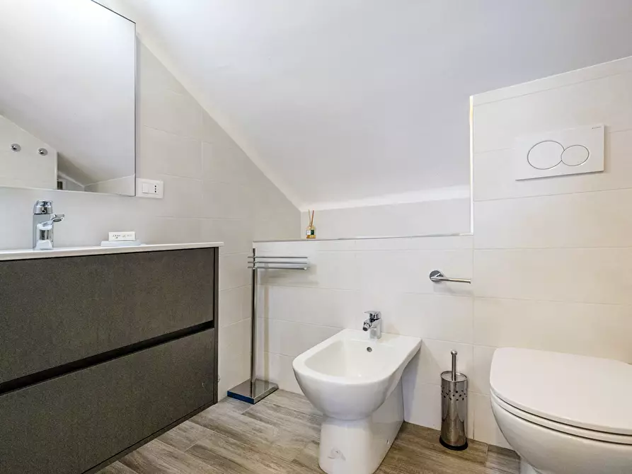 Immagine 15 di Bilocale in affitto  in Piazza Vittorio Emanuele II a Finale Ligure