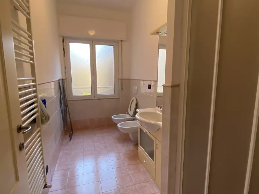 Immagine 5 di Quadrilocale in affitto  in Corso Europa a Finale Ligure