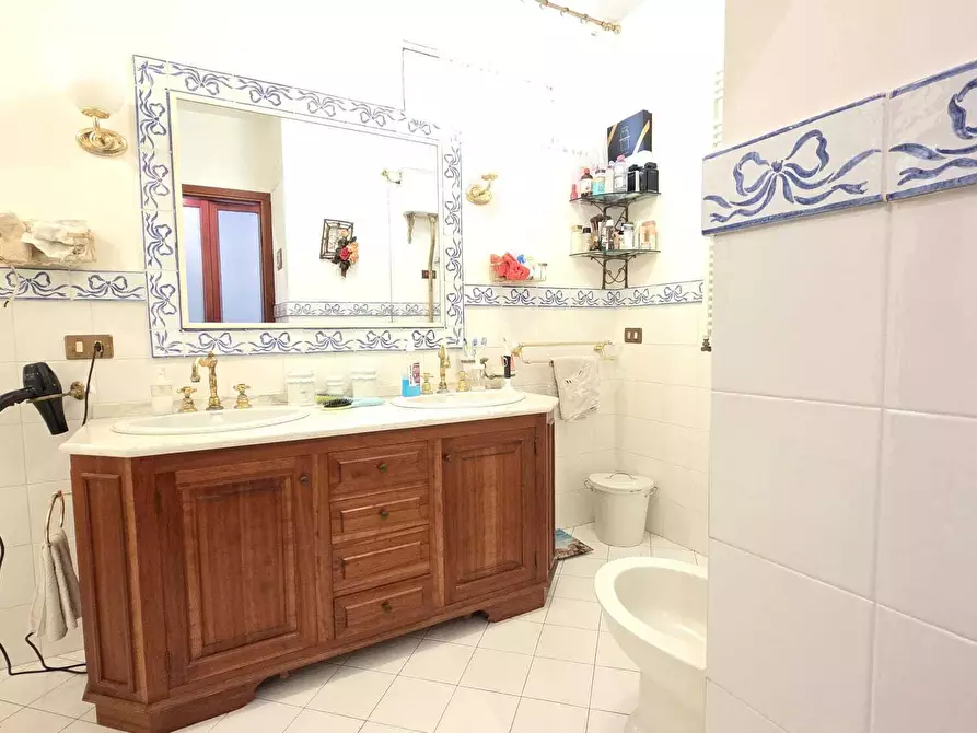 Immagine 60 di Villa in vendita  a Aci Castello