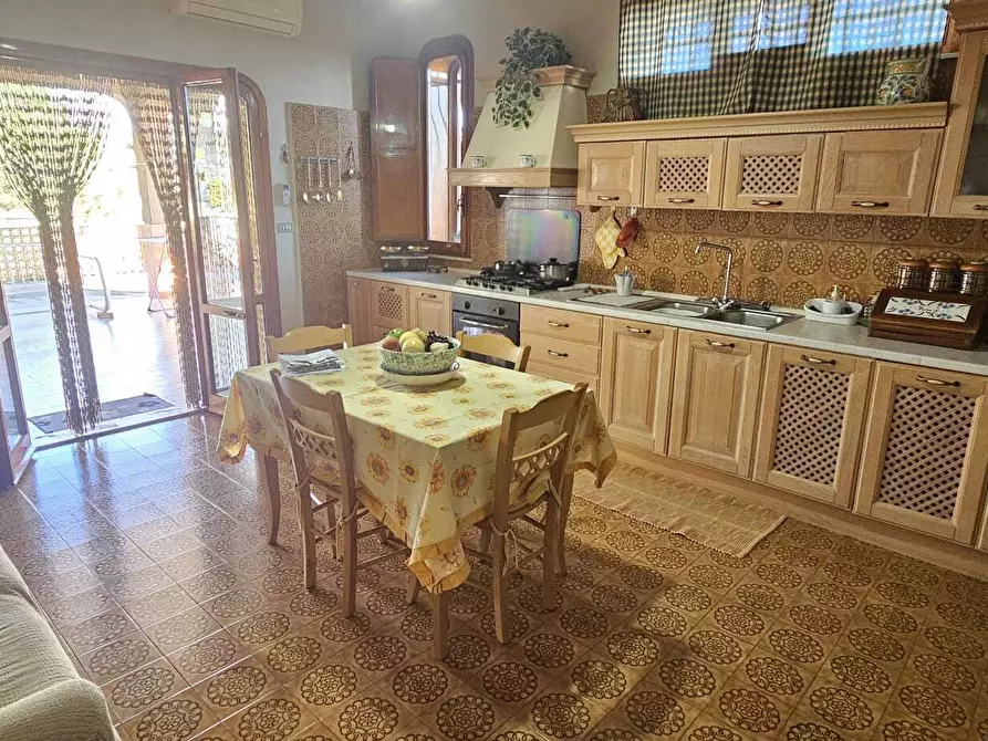 Immagine 11 di Villa in vendita  a Mascalucia