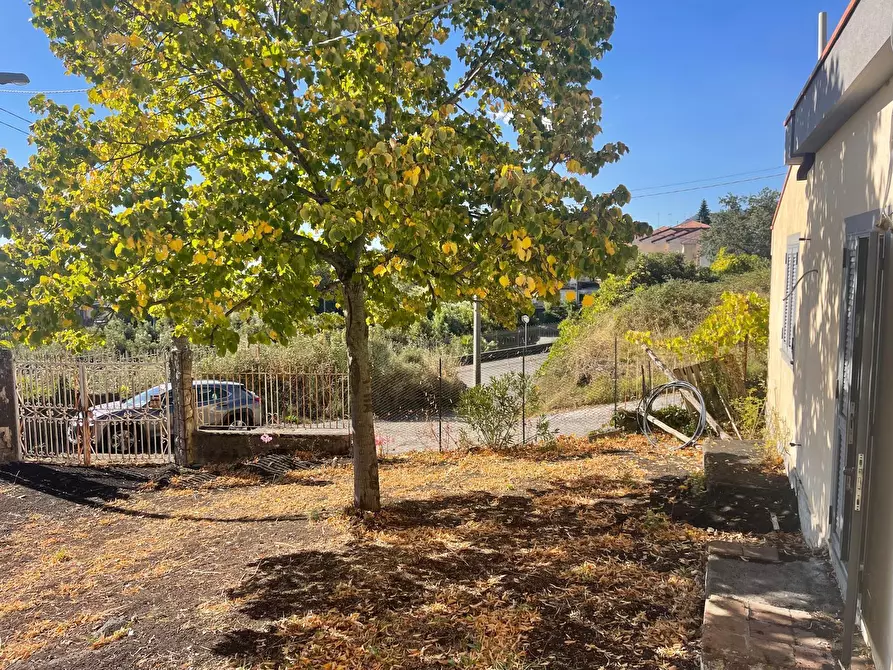 Immagine 28 di Villa in vendita  a Zafferana Etnea