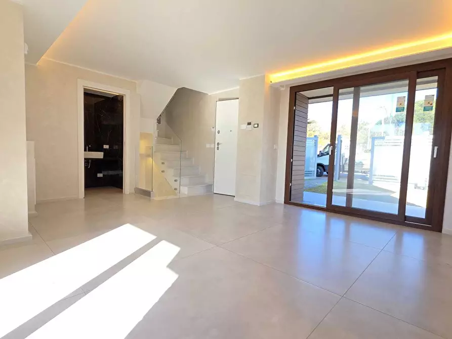 Immagine 26 di Villa in vendita  a Pedara