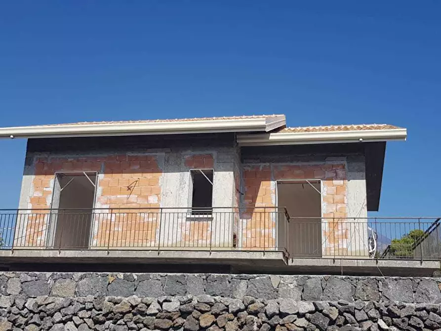 Immagine 1 di Villa in vendita  a Pedara