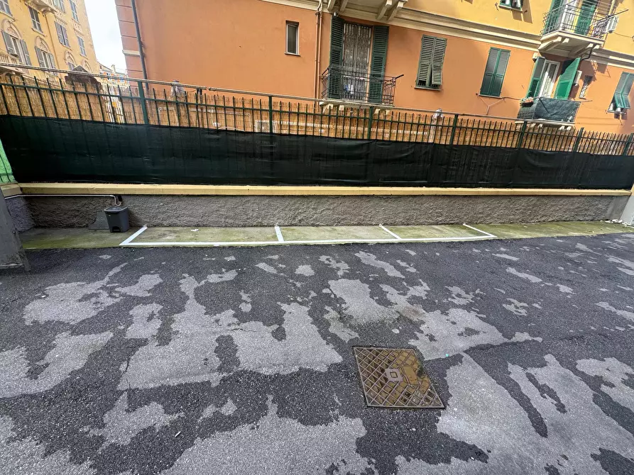 Immagine 5 di Garage in vendita  in Via Giovanni Torti 44 a Genova