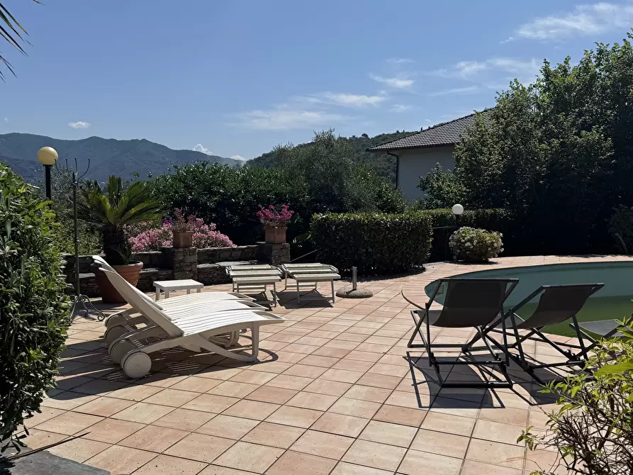 Immagine 1 di Casa indipendente in vendita  in Via San Massimo 106 a Rapallo