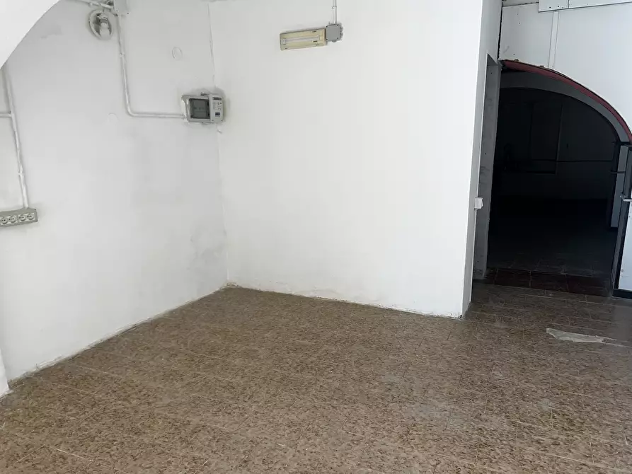 Immagine 7 di Locale commerciale in vendita  in Via Pra' 151 a Genova