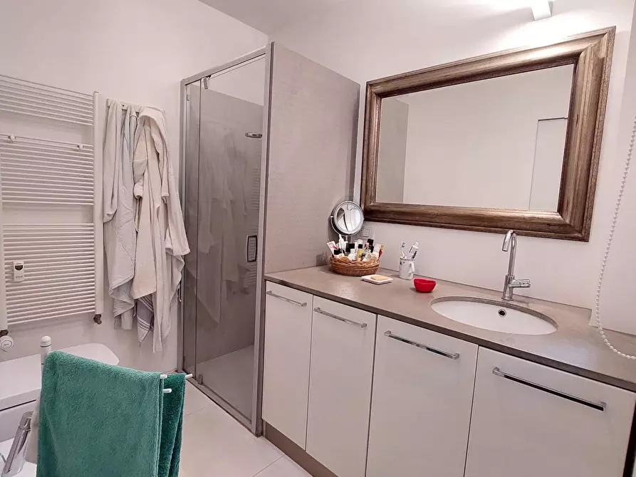 Immagine 30 di Trilocale in vendita  in Via Ameglia a Genova