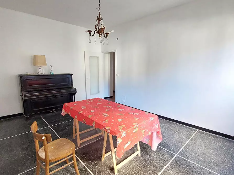 Immagine 3 di Trilocale in vendita  in Via Aurelio Robino a Genova