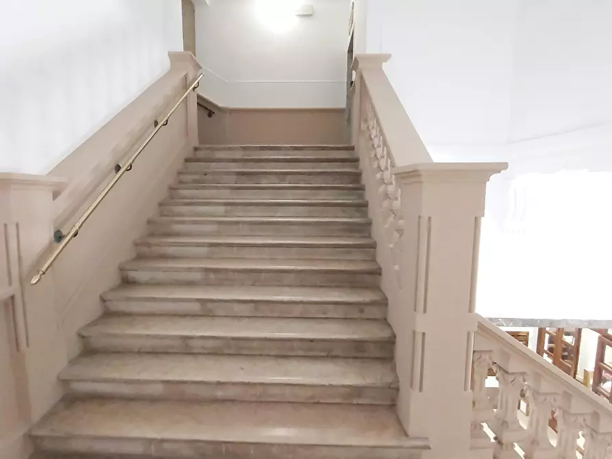 Immagine 28 di Trilocale in vendita  in Corso Magenta a Genova