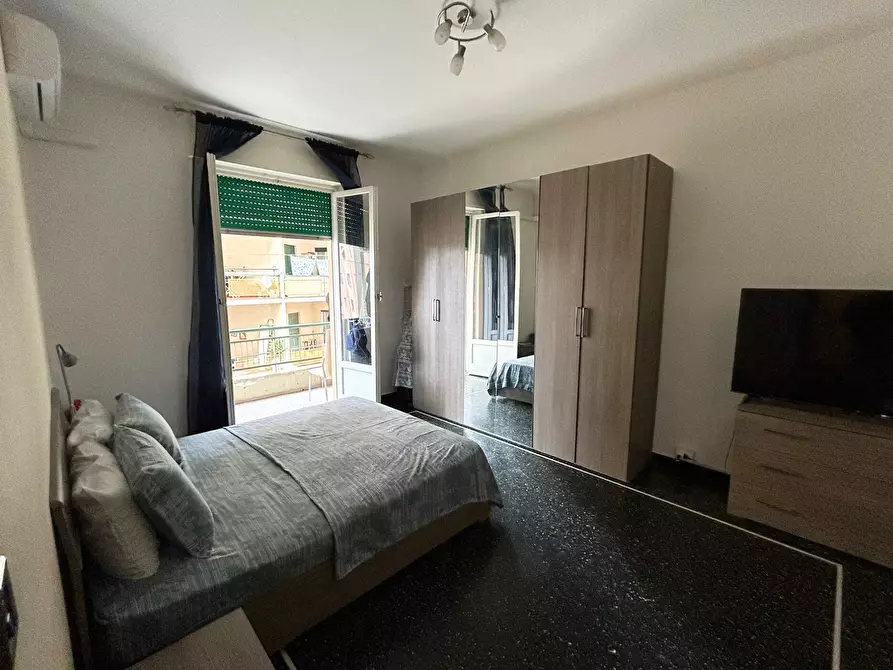 Immagine 1 di Bilocale in vendita  a Genova