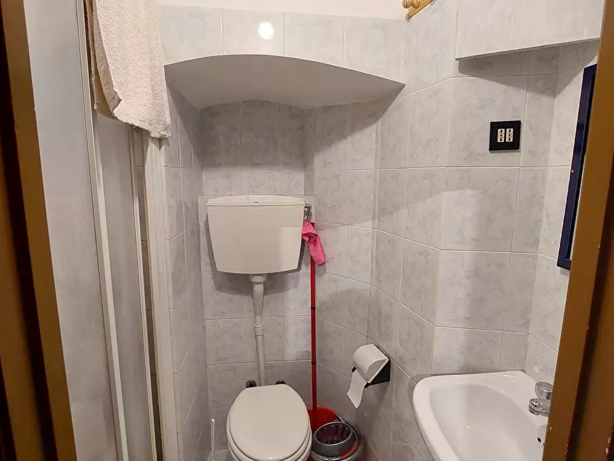 Immagine 7 di Bilocale in vendita  in Vico del Papa 2 a Genova