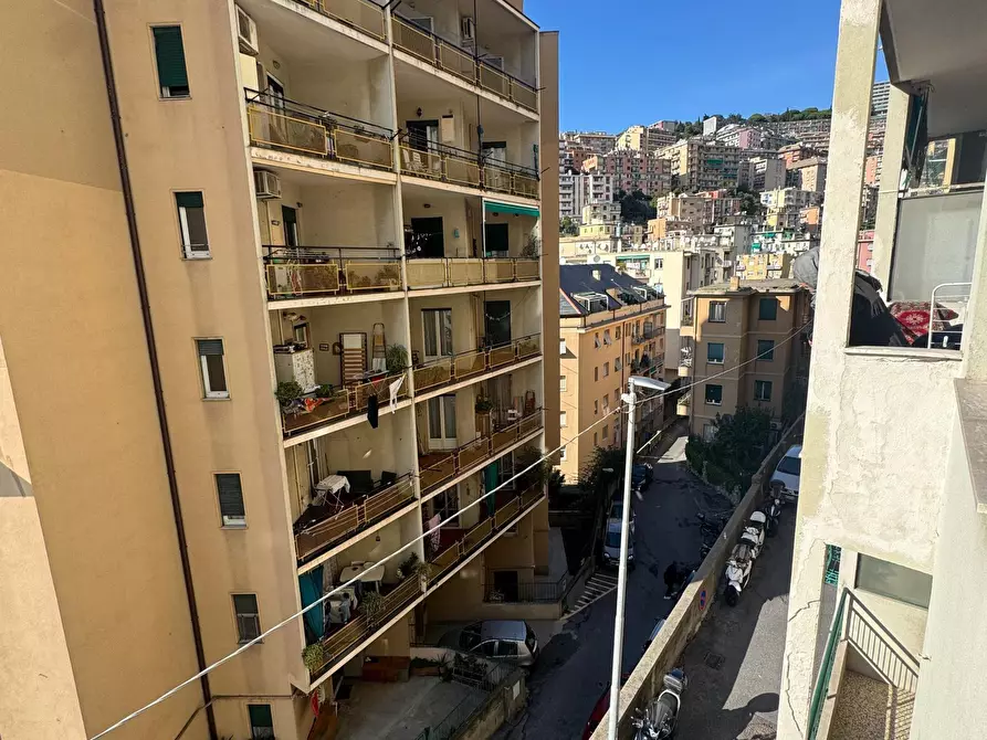 Immagine 17 di Bilocale in vendita  a Genova