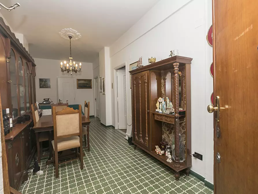 Immagine 36 di Pentalocale in vendita  in Via Venezia 12 a Genova