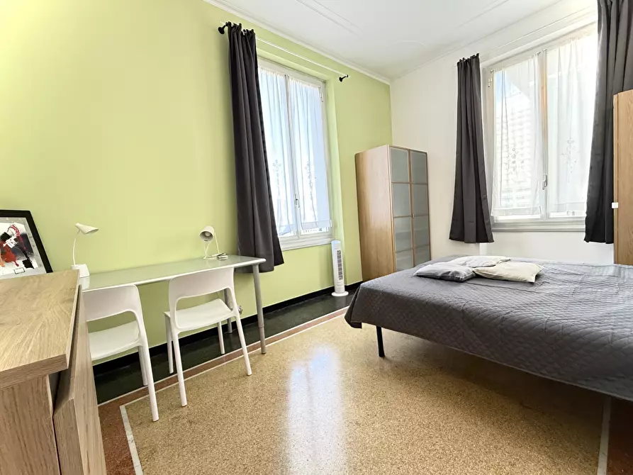 Immagine 15 di Pentalocale in vendita  in Via Fieschi a Genova