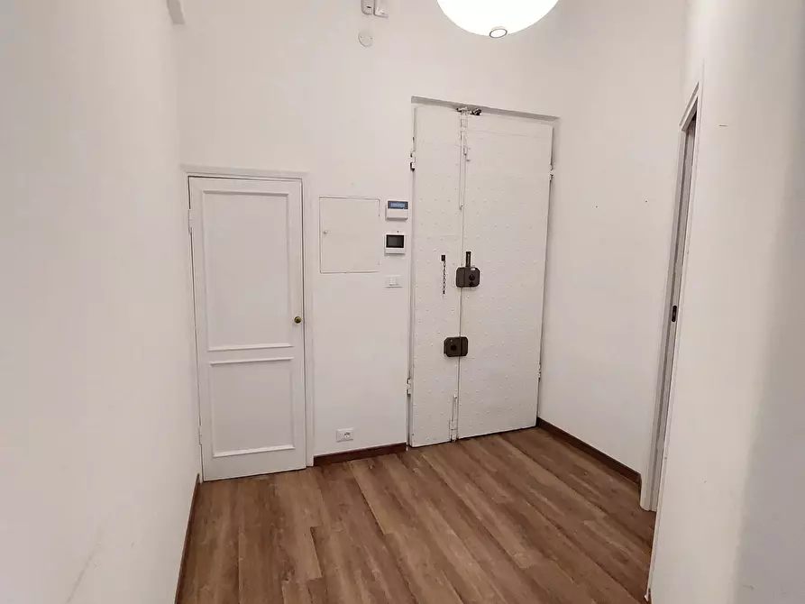 Immagine 36 di Trilocale in vendita  in Corso Magenta a Genova
