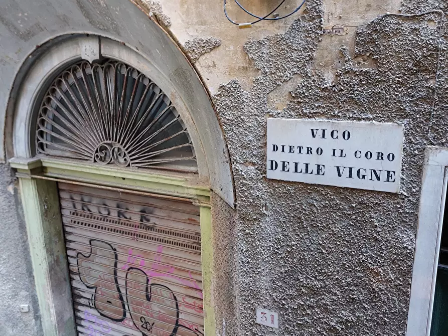 Immagine 13 di Bilocale in vendita  in Vico del Papa 2 a Genova
