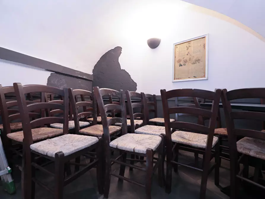 Immagine 21 di Locale commerciale in vendita  in Via di San Bernardo a Genova